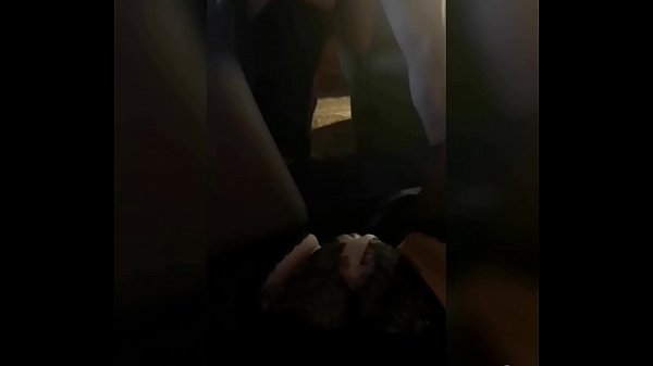 뜨거운 MJM. 남편은 아내 앞에서 여자친구를 잤다. 아내의 음부는 젖고, 그녀의 더러운 환상은 마음을 뒤흔들 뿐