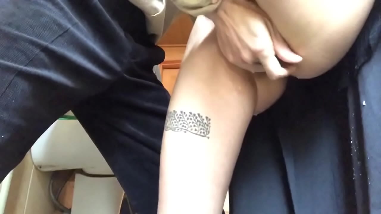 학교 화장실에서 물총, 진짜 거품 오르가즘 - 나의 선생님은 최선을 다했다