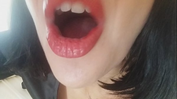 여보, 니 새엄마가 오늘 학교 안가게 해줄게... 네가 너무 필요해...